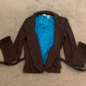 H & M Vintage inspired beautiful sweater top.